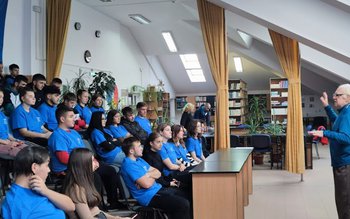 Procesul etichetelor la Liceul cu …