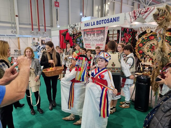 Tradițiile și meșteșugurile botoșănene promovate la Târgul de Turism al României - FOTO
