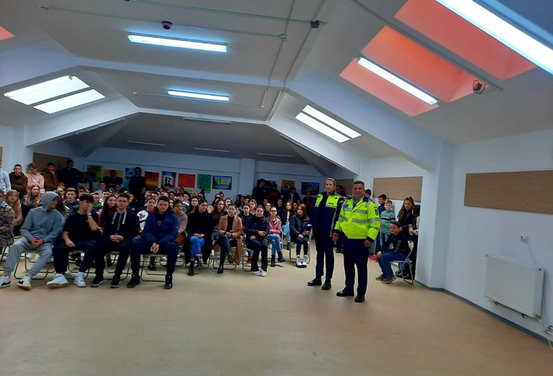 Polițiștii de prevenire prezenți în Săptămâna Educației Globale - FOTO