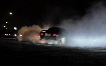 A făcut drifturi în parcarea …