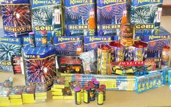 Articole pirotehnice confiscate de polițiști …