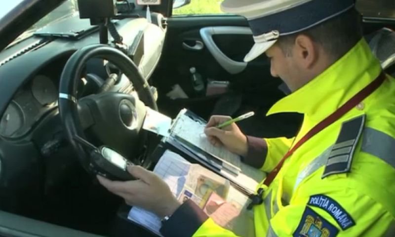 Acțiune pentru prevenirea accidentelor rutiere în Dorohoi. Șase amenzi și un permis reținut în doar patru ore