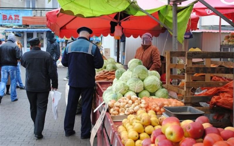 Acțiuni ale polițiștilor în Piața Centrală din Botoșani