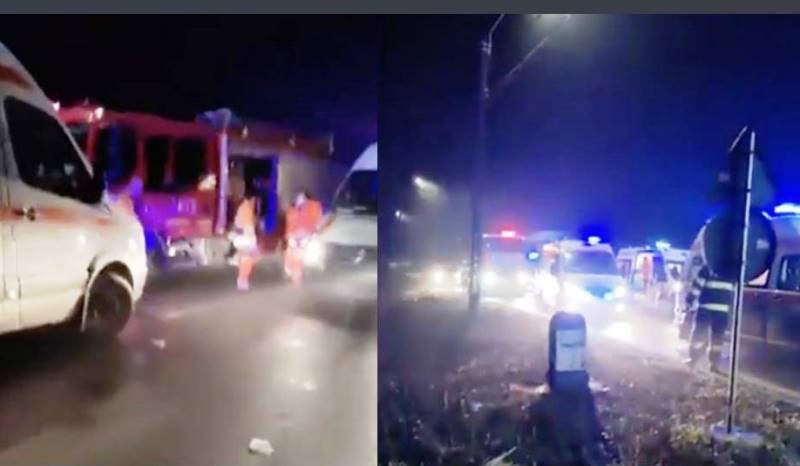 Cod Roșu de Urgență! Autocar care transporta un ansamblu folcloric din județul Botoșani, s-a răsturnat la intrarea în Pașcani