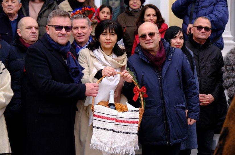 Peste 600 de colindători au adus la sediul PSD Botoșani tot sufletul satului românesc, păstrător de tradiții și de tezaure - FOTO