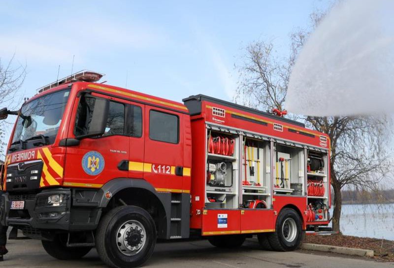 Autospecială nouă intrată în dotarea ISU Botoșani - FOTO