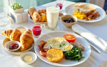 Micul dejun este considerat cea …