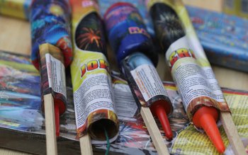 Articole pirotehnice confiscate după percheziții …