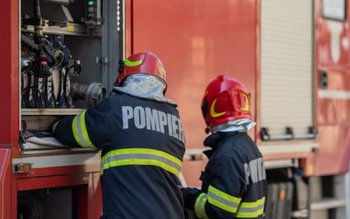 Anexă cuprinsă de flăcări la …