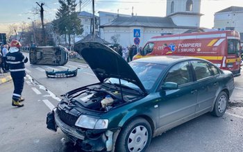 Mașină răsturnată după un accident …