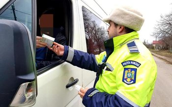 Polițiștii botoșăneni au oferit șoferilor …