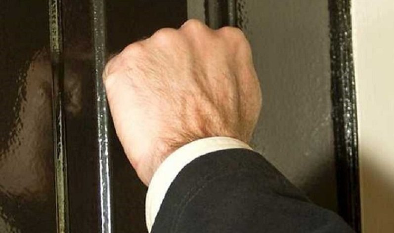 Atenție la FALȘII VIZITATORI!