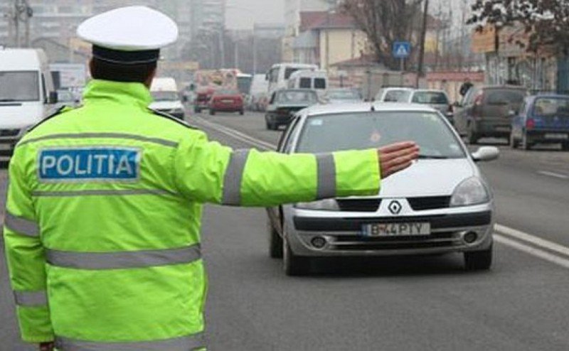 Acțiune a polițiștilor rutieri pentru prevenirea și combaterea accidentelor