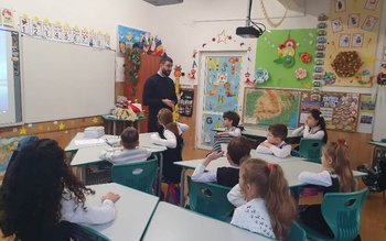 Polițiștii botoșăneni alături de copii, …