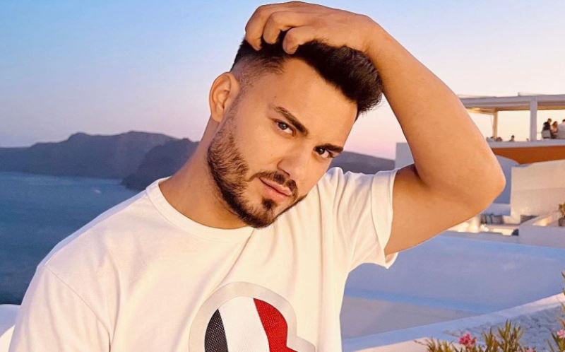 Jador, jefuit de banii câştigaţi într-un an de zile! Hoţii i-au clonat cardul şi apoi au făcut cumpărături fără număr