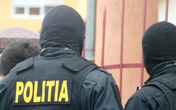 Percheziții domiciliare la un bărbat …