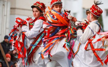 Proiecte culturale de peste 600.000 …