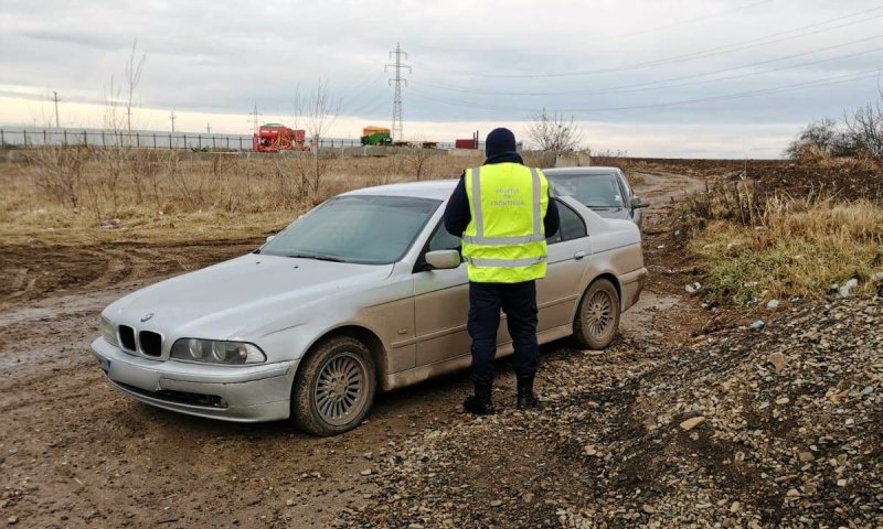 Permis de conducere fals prezentat ca autentic poliţiştilor de frontieră