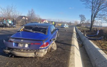 Accident! Un șofer a izbit …