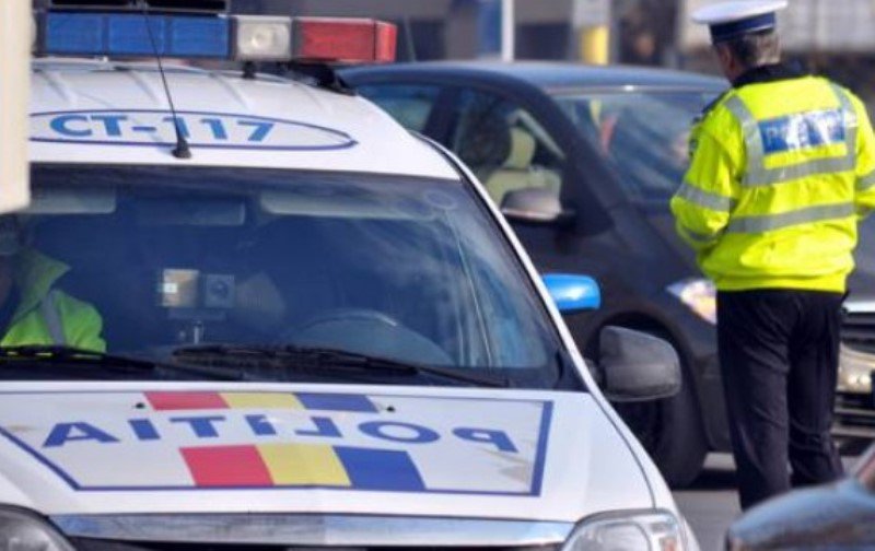 Bărbat descoperit de polițiști pe un drum din Corlăteni conducând beat și cu permisul de conducere anulat