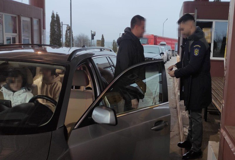 Urmărit pentru furt de peste 35.000 de euro în Italia, depistat de polițiștii de frontieră la Stânca