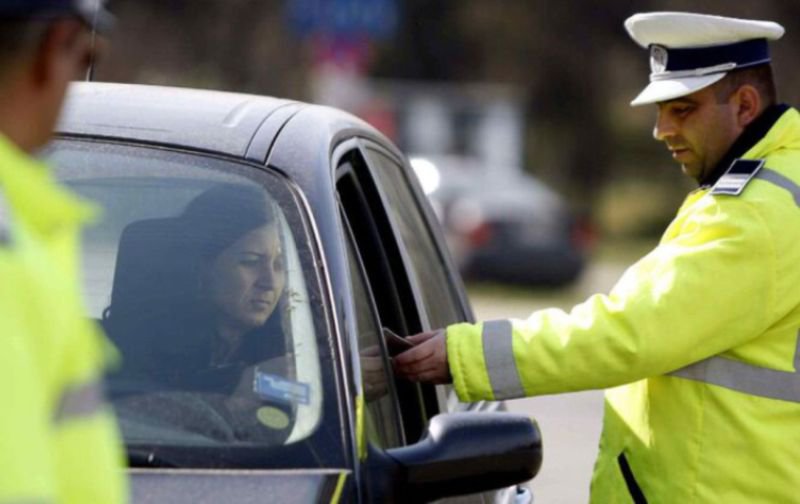 8 permise de conducere reținute și peste 100 de amenzi aplicate de polițiștii botoșăneni în ultimele 24 de ore