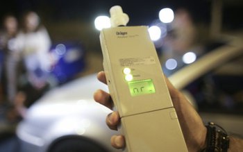 S-a urcat la volan deși …