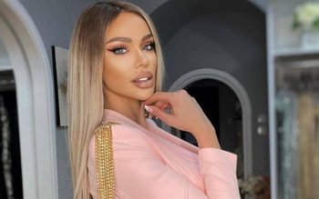 Bianca Drăgușanu prezentatoare într-o emisiune …