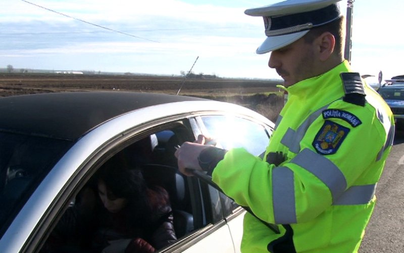 Poliţiştii au intervenit în mai multe comune botoșănene pentru prevenirea accidentelor rutiere