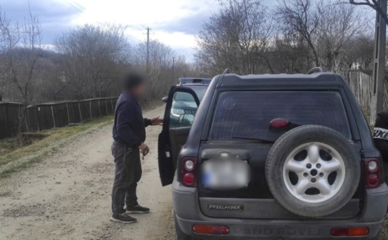 Remorcă „expirată” depistată în trafic la Fundu Herții