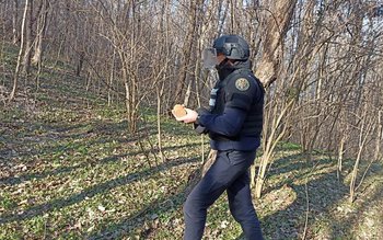 Element de muniție rămas neexplodat, …