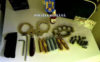 Persoane reținute pentru șantaj, lovire …