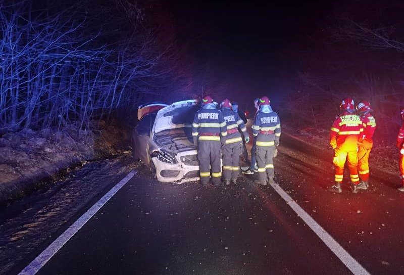 Mașină avariată între localitățile Horlăceni și Vârfu Câmpului din cauza unei căprioare