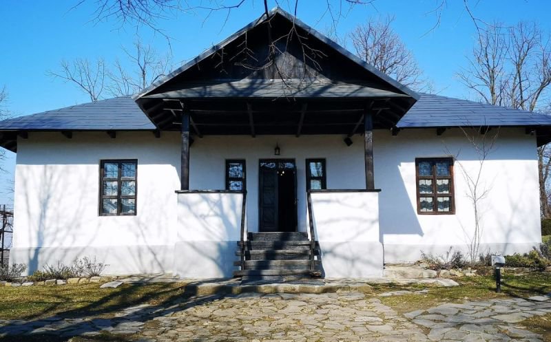 Stagiu de traducere, de cercetare și o rezidență pentru scriitori oferite de Centrul Naţional de Studii Mihai Eminescu