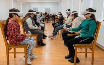 „Muzeul, de pe uliță în …