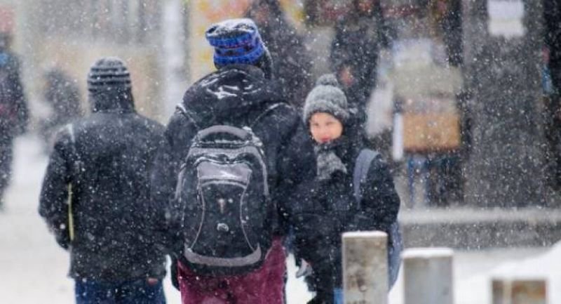 Toate școlile din județul Botoșani vor fi închise joi, 6 aprilie 2023, din cauza zăpezii!