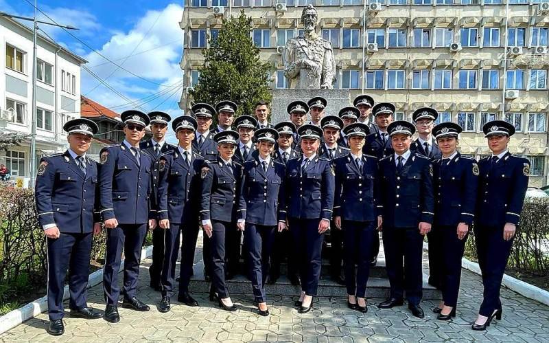 23 de absolvenți ai școlilor de agenți de poliție, încadrați la Inspectoratul de Poliţie Judeţean Botoșani