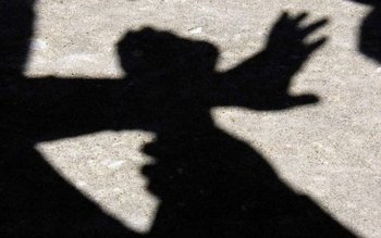 Persoane reținute pentru furt și …