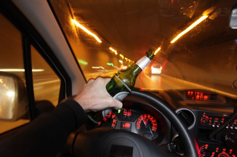 Inconștiență! Tineri sub influența alcoolului și fără permis, depistați la volan în Șendriceni