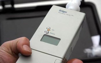 Autoturism staționat găsit de polițiști …