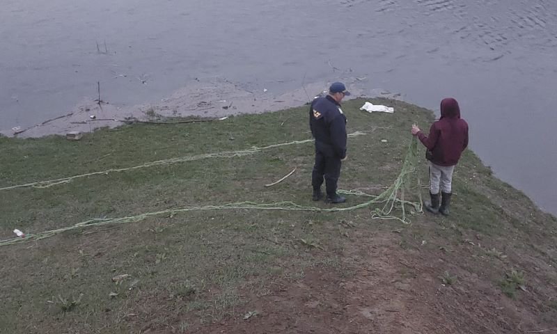 Polițiștii de frontieră au confiscat în două zile sute de metri de plasă monofilament