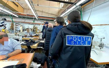 Acțiune a polițiștilor la sediul …