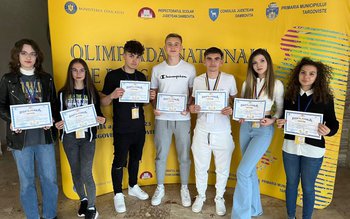 Doi elevi botoșăneni revin acasă …