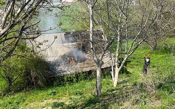 Casă părăsită din Dorohoi cuprinsă …