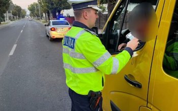 Șofer de microbuz amendat cu …