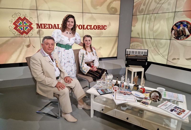 Tată și fiică: un singur vis. Lorena și Marcel Dupu invitați la emisiunea „Medalion Folcloric”, TVR Iași - FOTO