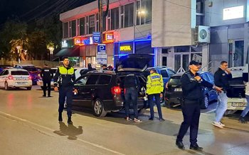 Peste 30 de permise de …