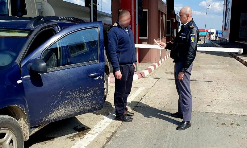 S-a ales cu un dosar penal în locul fratelui