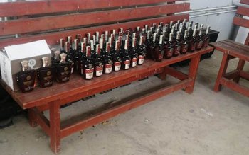 Zeci de litri de alcool …