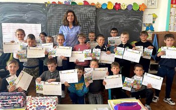 Poliţiştii botoşăneni alături de copii …